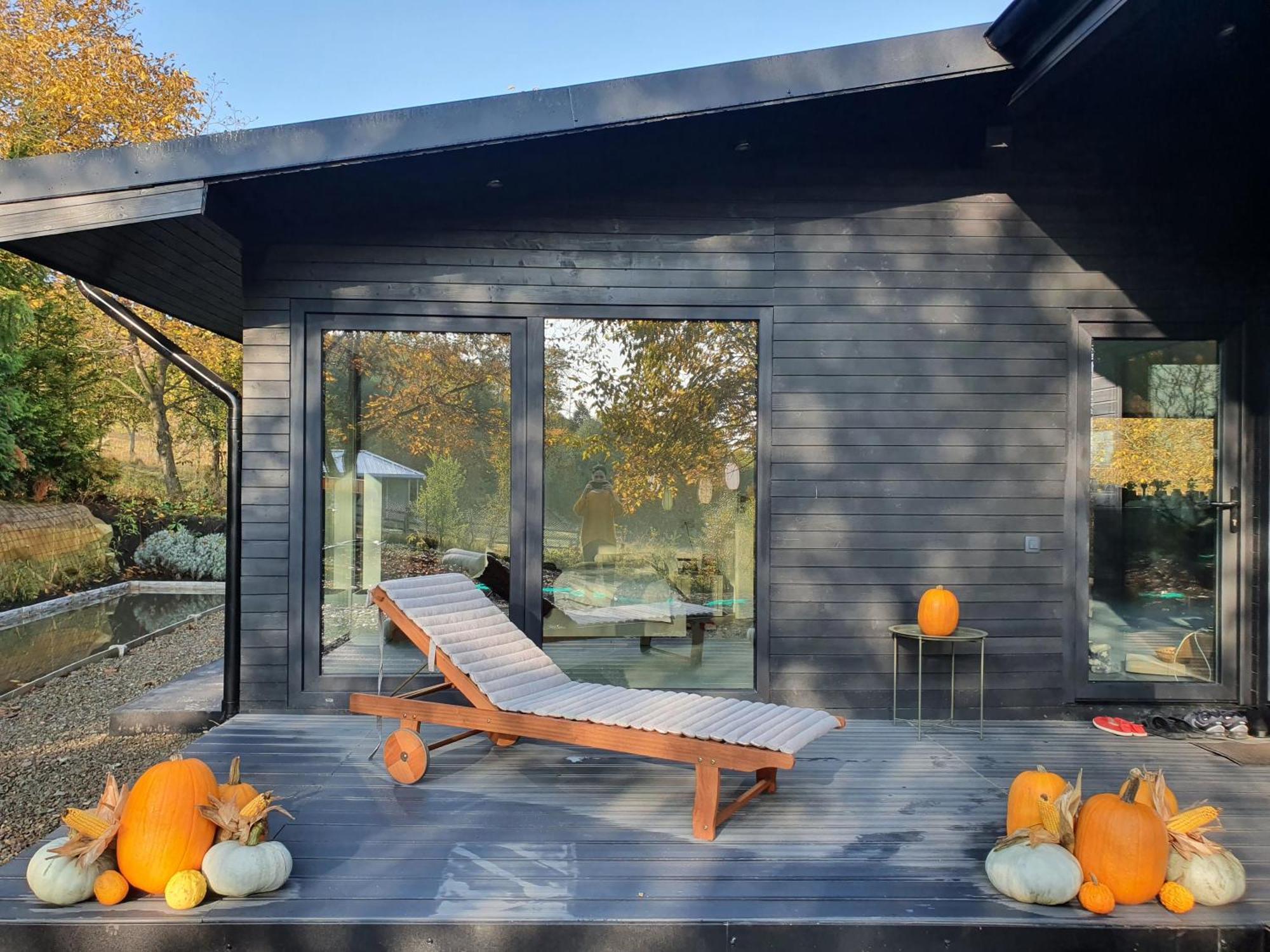 Black Walnut House With Indoor Outdoor Fireplace Izvoarele  ภายนอก รูปภาพ